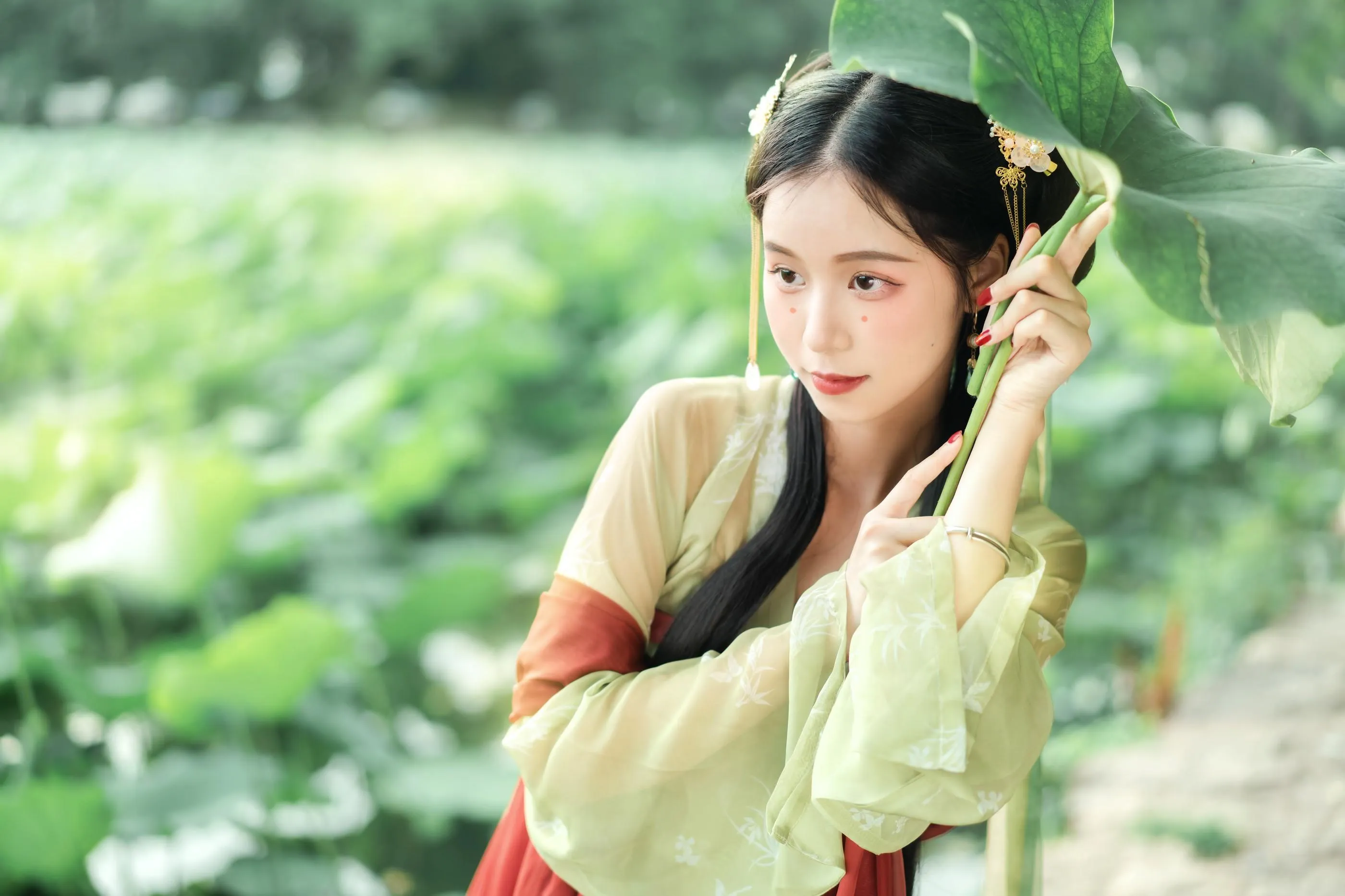 [YITUYU艺图语]2022.09.24 夏荷 仓央是大魔王 [21P]插图5